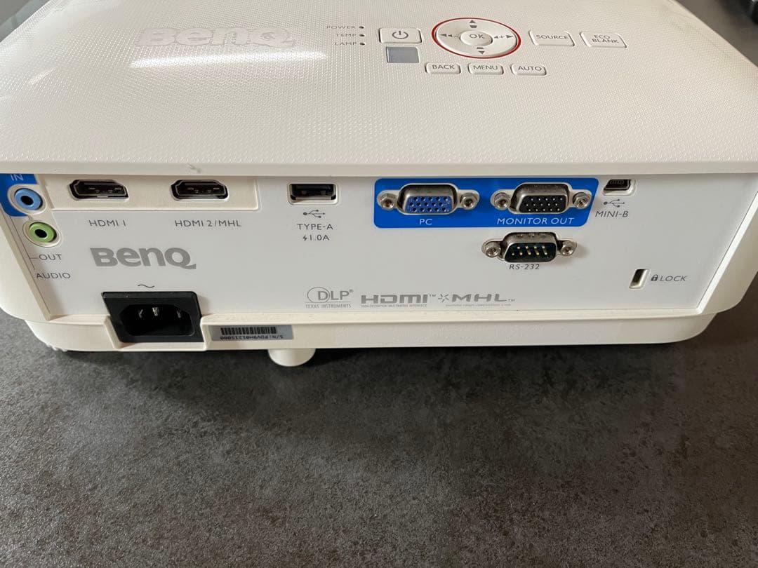 BenQ TH671ST プロジェクター 1080p ゲーミング対応 中古