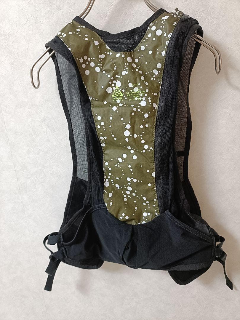 Nike ACG ランニングベスト　ジャケット　マラソン　フィッシング