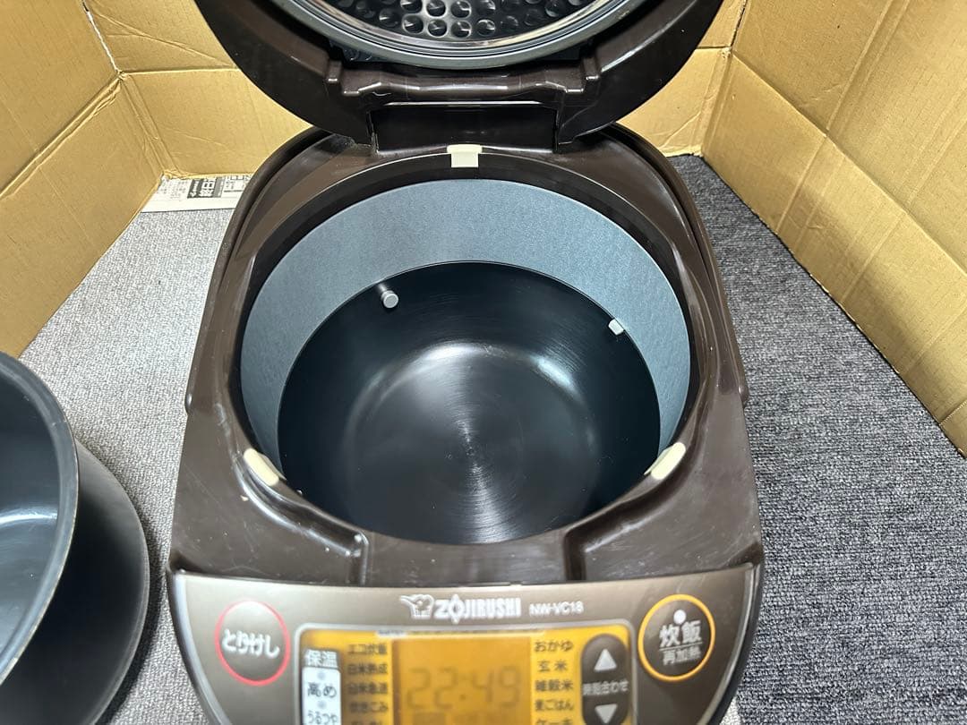2022年製　IH炊飯ジャーZojirushi NW-VC18 炊飯容量1.8L