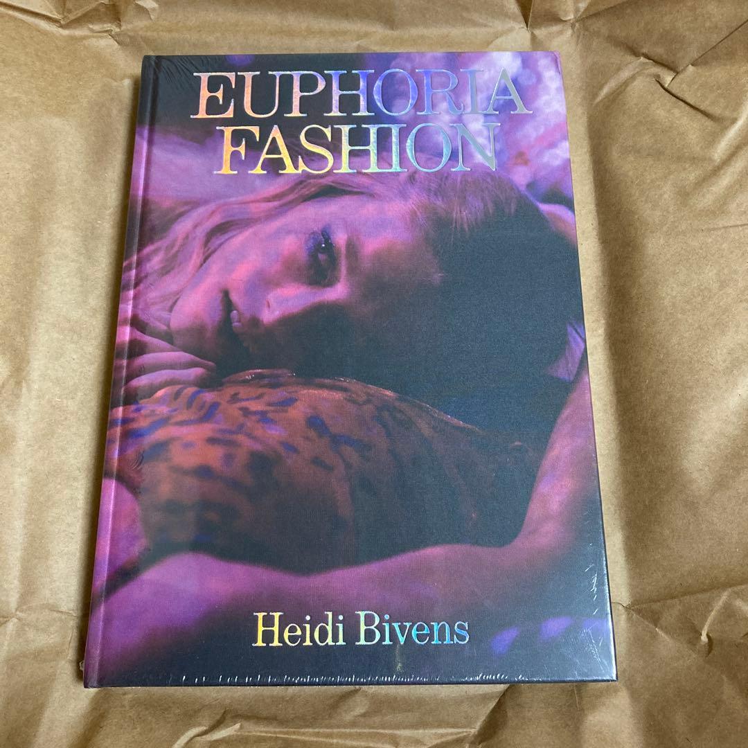 A24 EUPHORIA FASHION 本　アートブック 映画