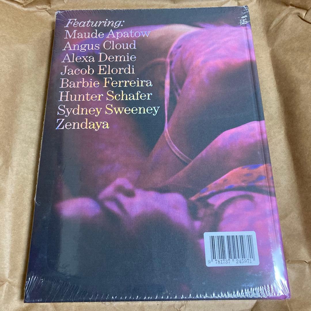 A24 EUPHORIA FASHION 本　アートブック 映画