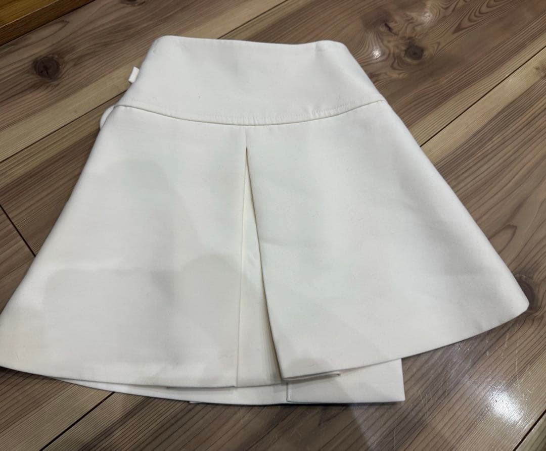 ぴ*様 VUITTON ホワイトリングディテールAラインミニスカート