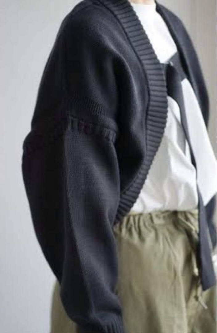 HYKE ベルテッドショートニットカーディガン