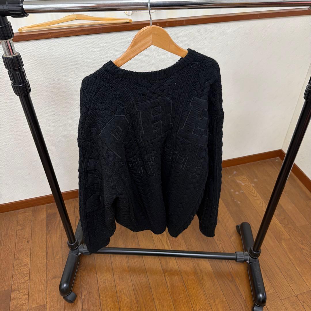 値下中Supreme Applique Cable Knit Sweater