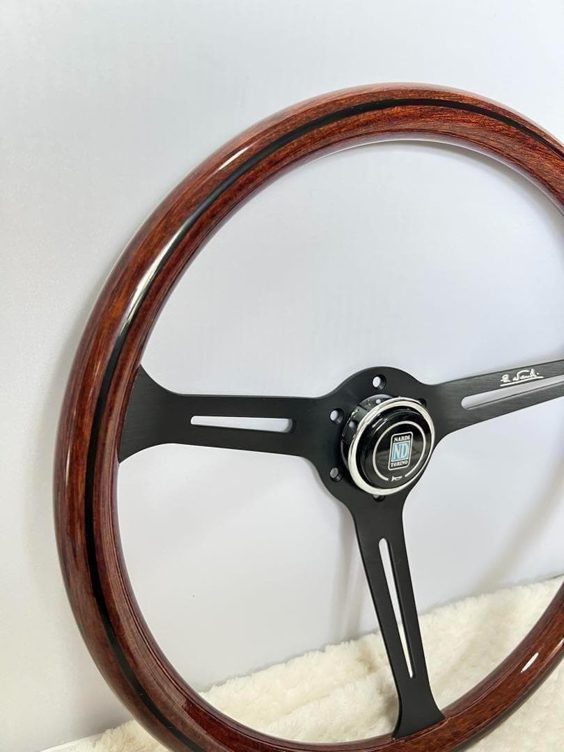 15インチ ナルディ 社外品 新品 未使用 人気のデザイン カラー 即日発送可能