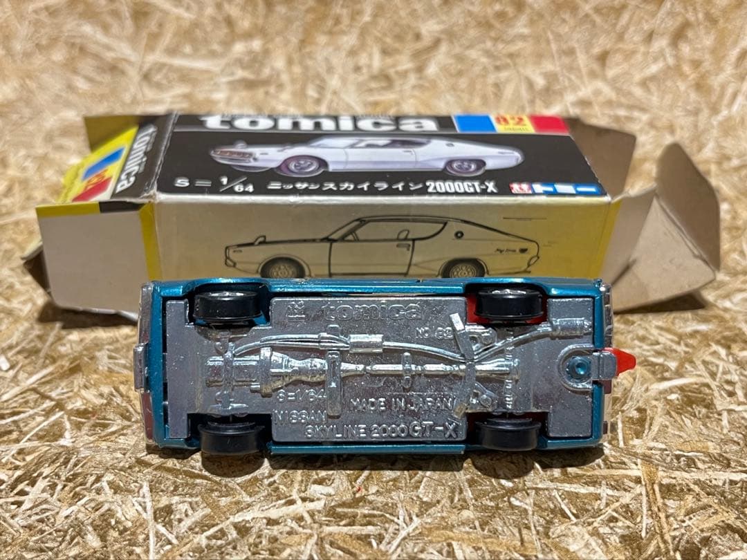 トミカ 日本製 黒箱 82 ニッサン スカイライン 2000GT-X