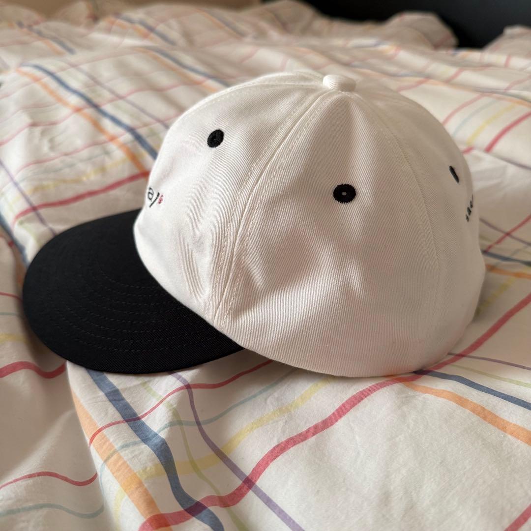 sacai x WTAPS ベースボールキャップ ホワイト/ブラック