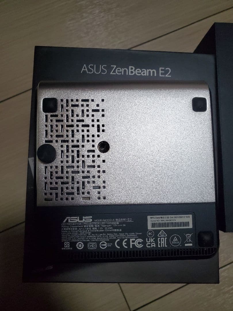 プロジェクター ASUS ZenBeam E2