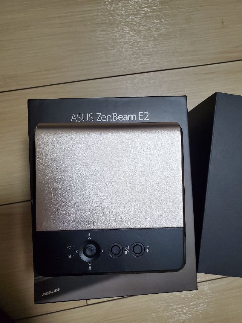 プロジェクター ASUS ZenBeam E2