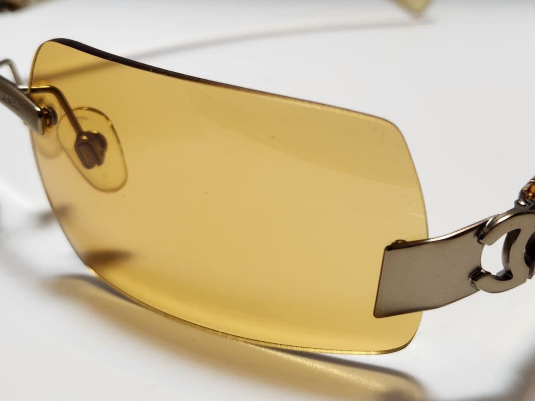 CHANEL サングラス オレンジ系？ シャネル 4048