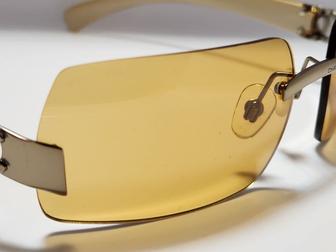 CHANEL サングラス オレンジ系？ シャネル 4048
