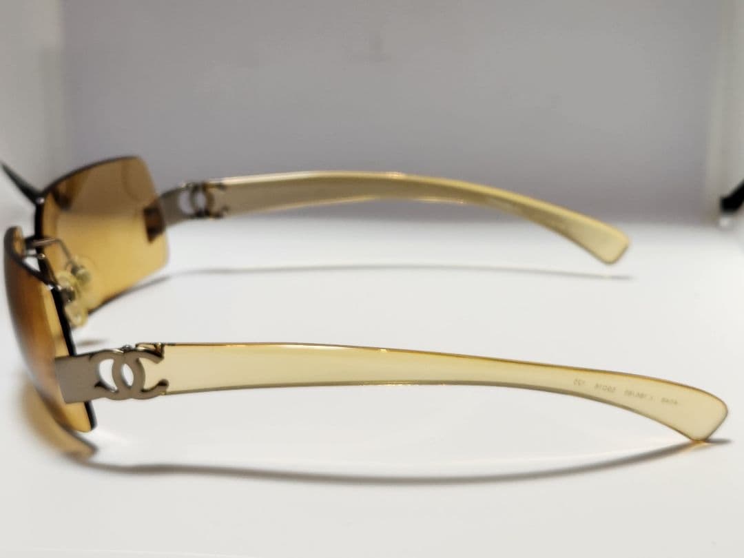 CHANEL サングラス オレンジ系？ シャネル 4048