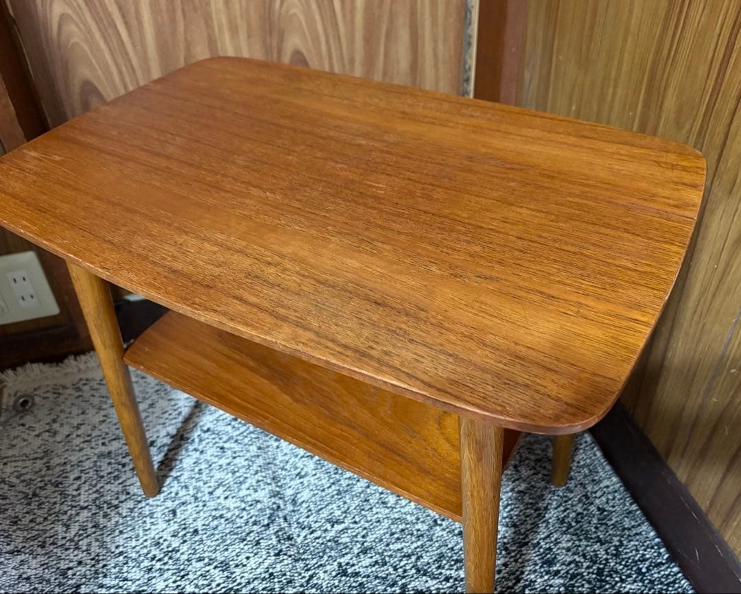 チーク材　サイドテーブル　デンマーク　ヴィンテージ　オイル仕上げ