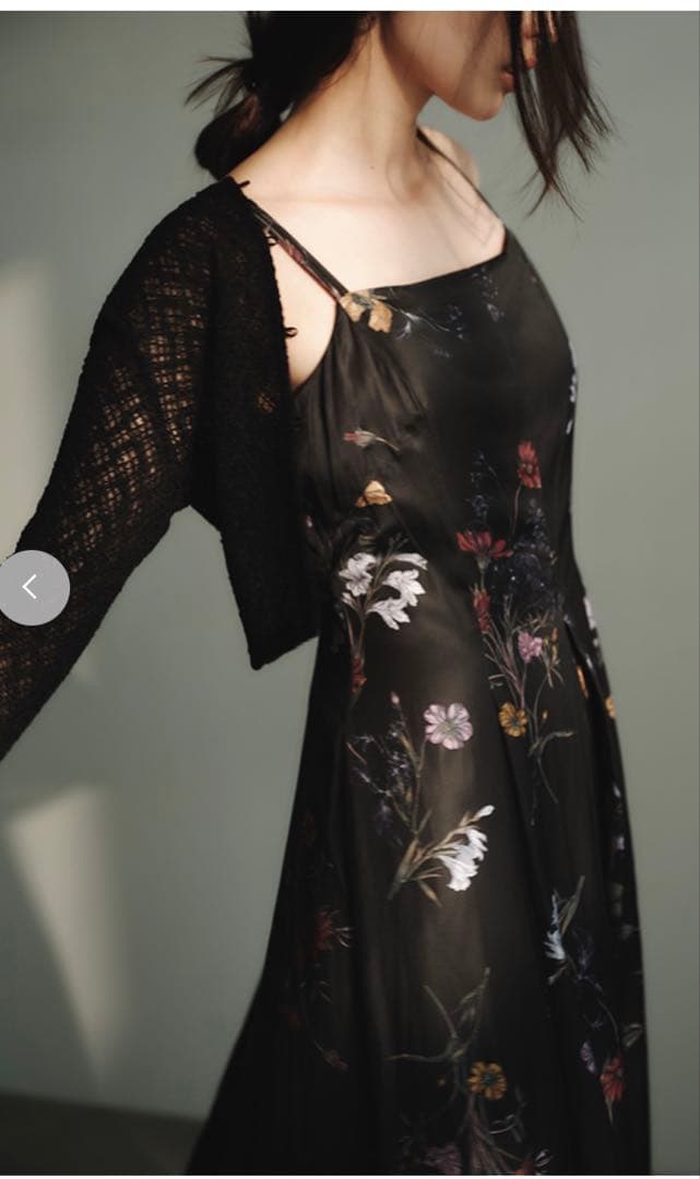 FRAY I.D ボタニカルプリントキャミソールワンピース　ブラック