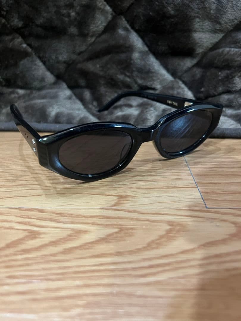 バッサーGENTLE MONSTER Jennie ブラックサングラス