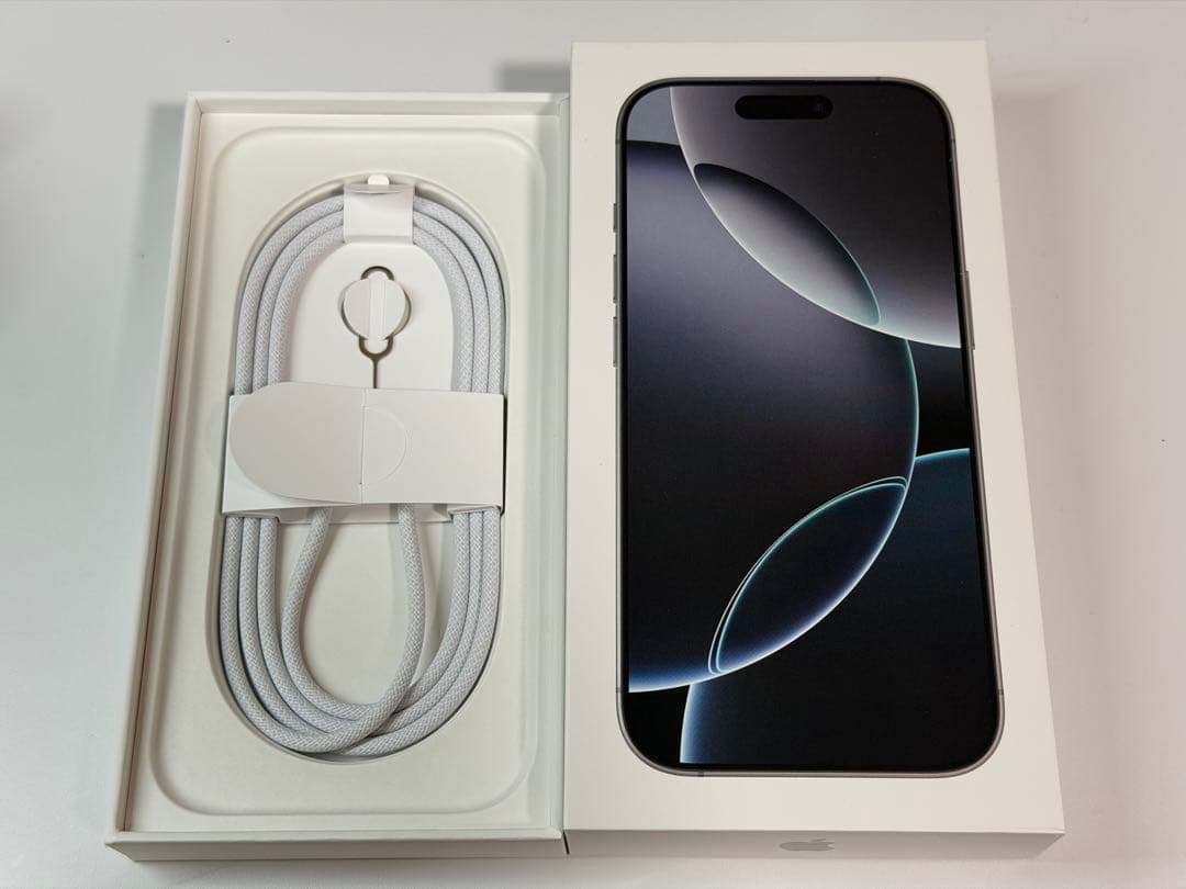 【バッテリー100%、Apple盗難保証】iPhone 16 pro 256GB