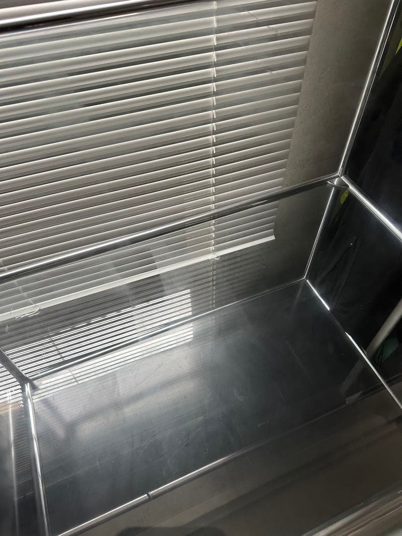 USMハラー　タイムセール　ガラス3田キャビネット キャスター付き　ブラック