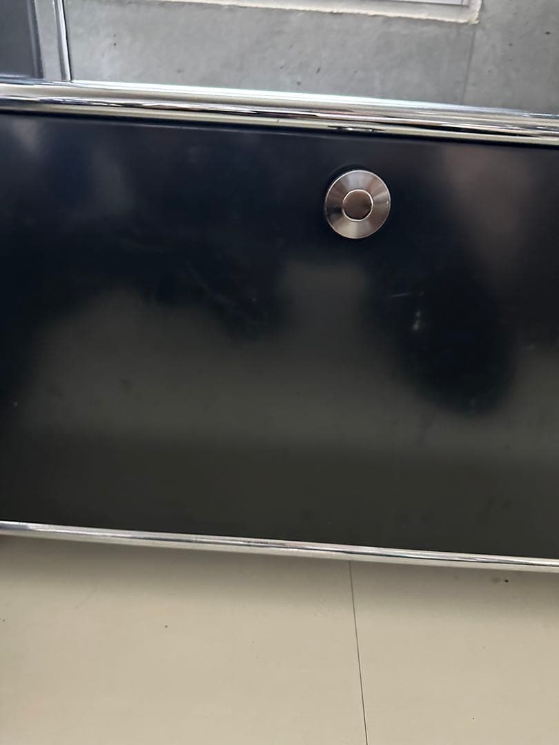 USMハラー　タイムセール　ガラス3田キャビネット キャスター付き　ブラック