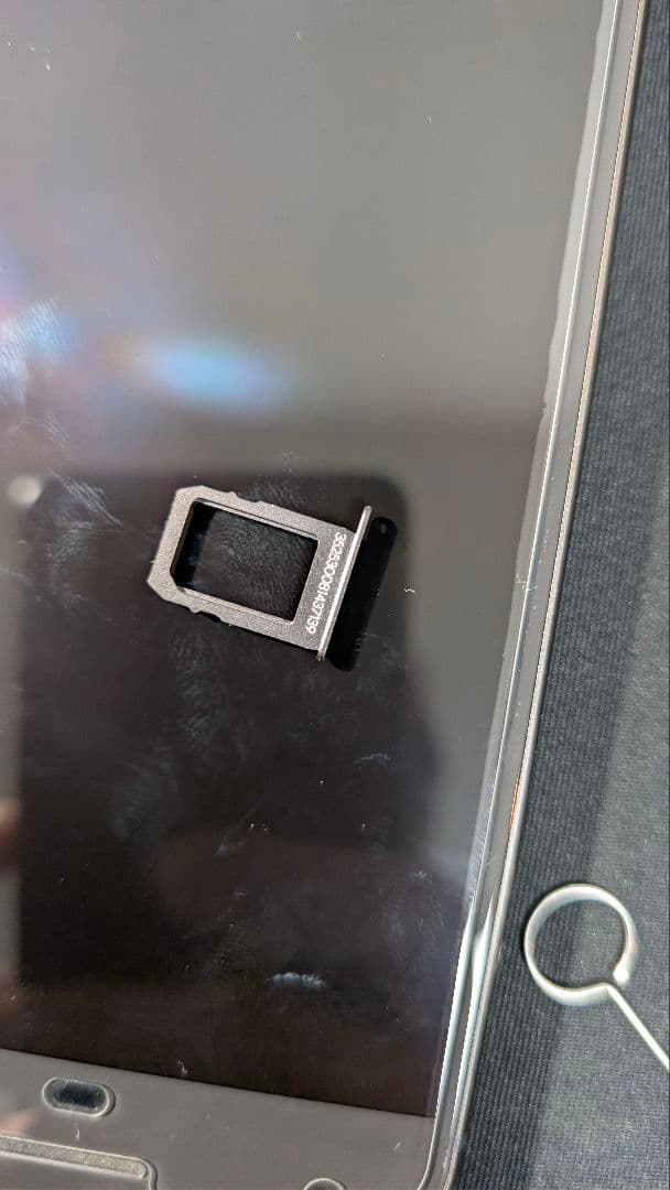 Google Pixel XL (初代と思われます) の出品です。