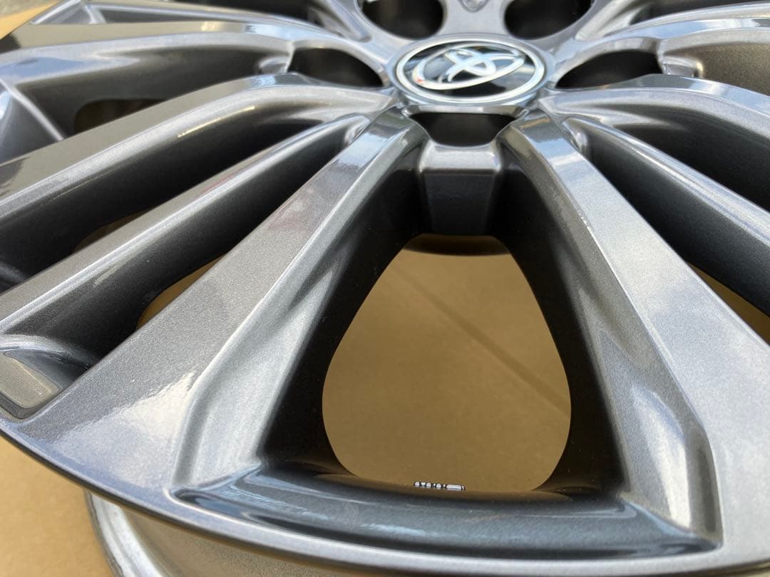 バナナ　①トヨタ　90ヴォクシー 純正 アルミホイール 2本