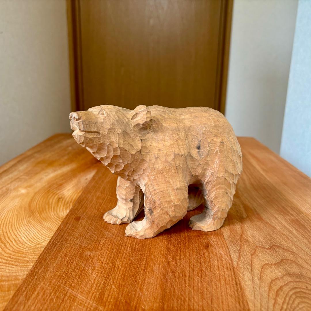 木彫りの熊　伊藤幹雄作　1点もの 無塗装