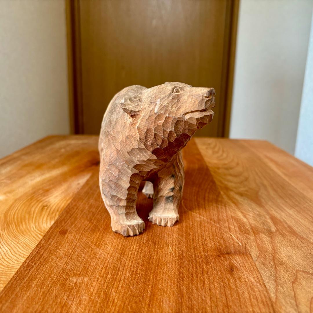 木彫りの熊　伊藤幹雄作　1点もの 無塗装