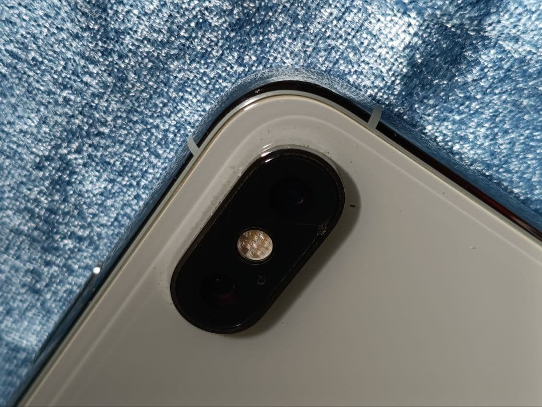 Apple iPhone XS 64GB 本体