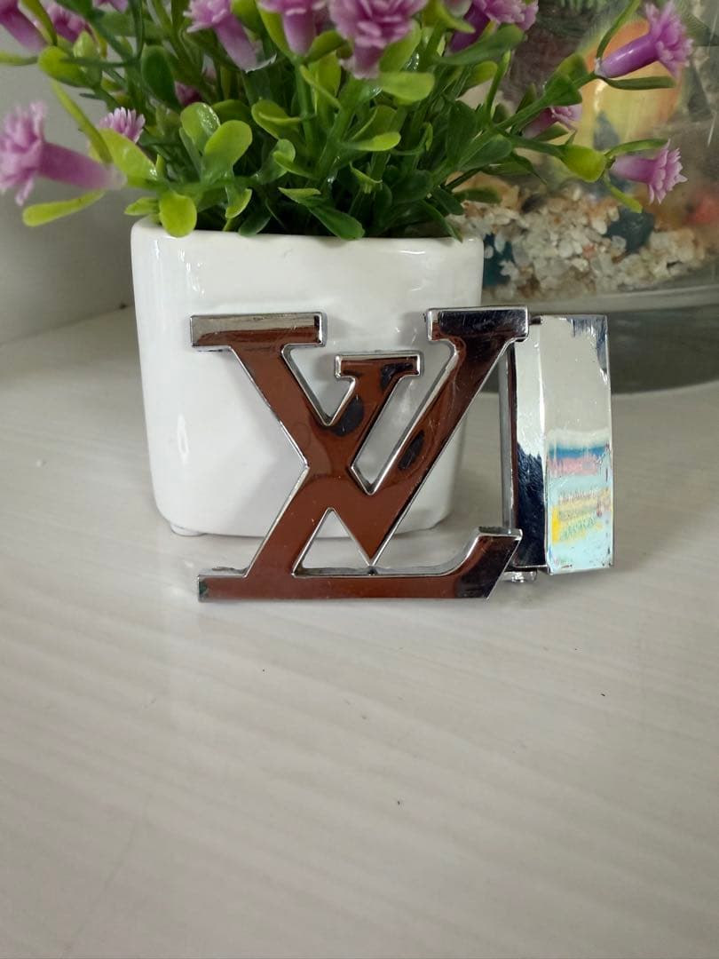 大和ページ【他人購入不可】 LVロゴ シルバー金具