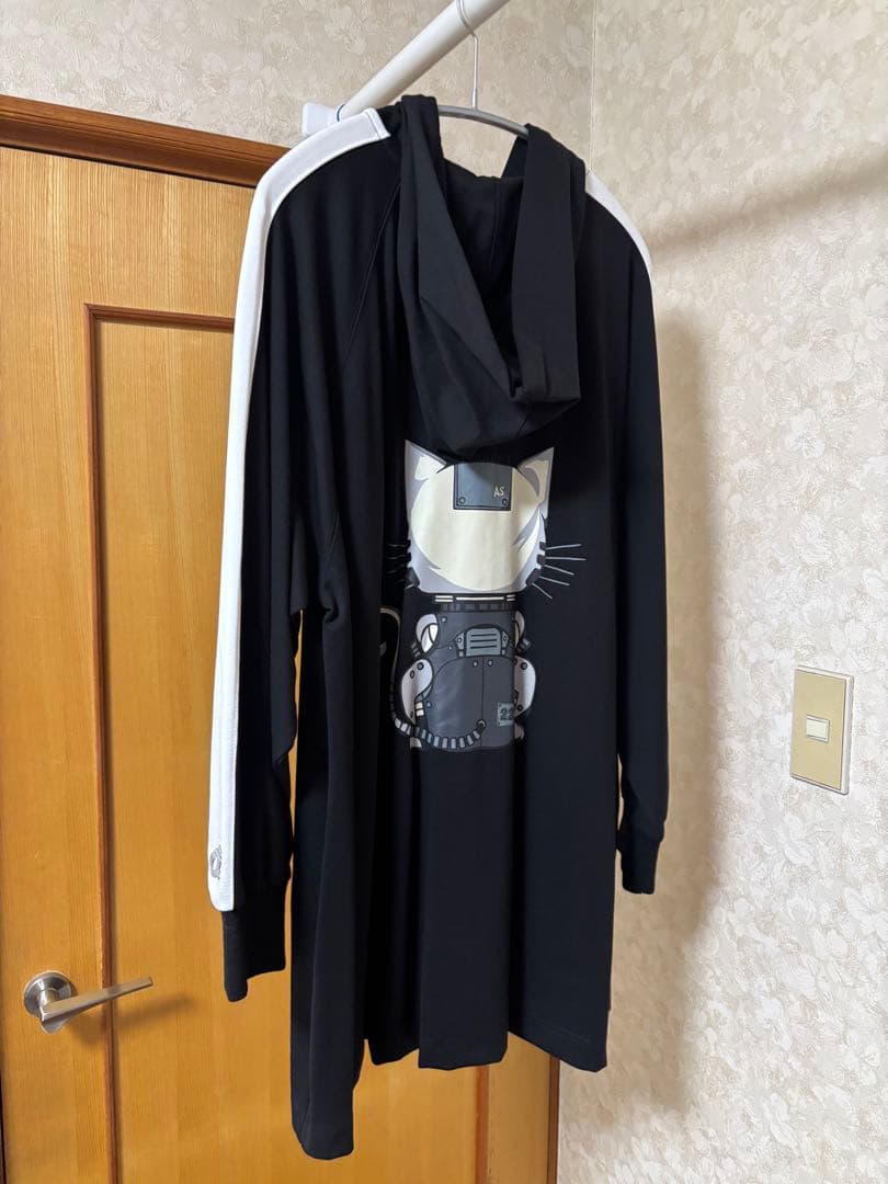 フード付きパーカー クロ