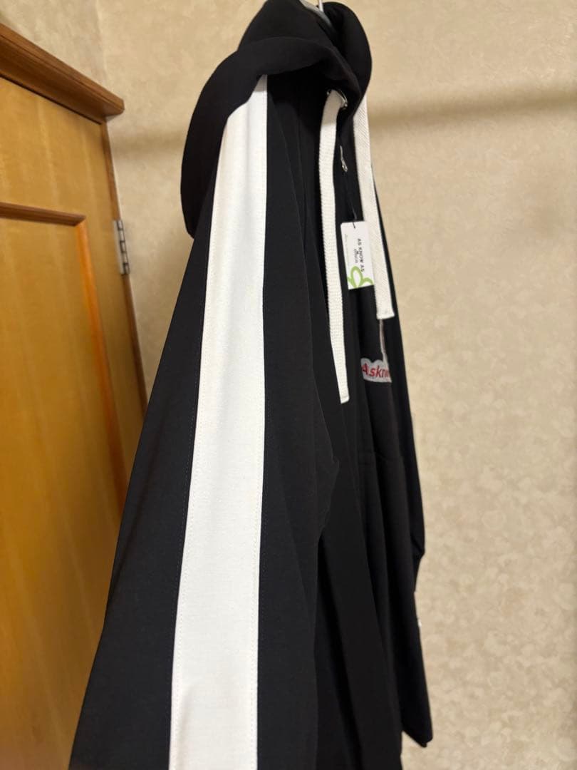 フード付きパーカー クロ