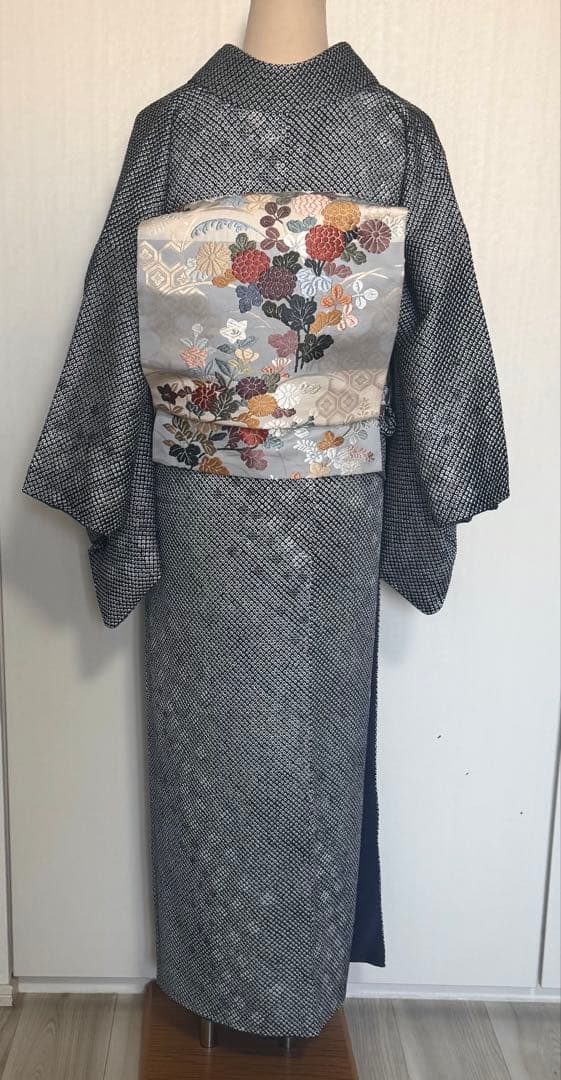 SALE　１月末迄　２０％オフ　豪華　本総絞り　斜め縞模様小紋着物