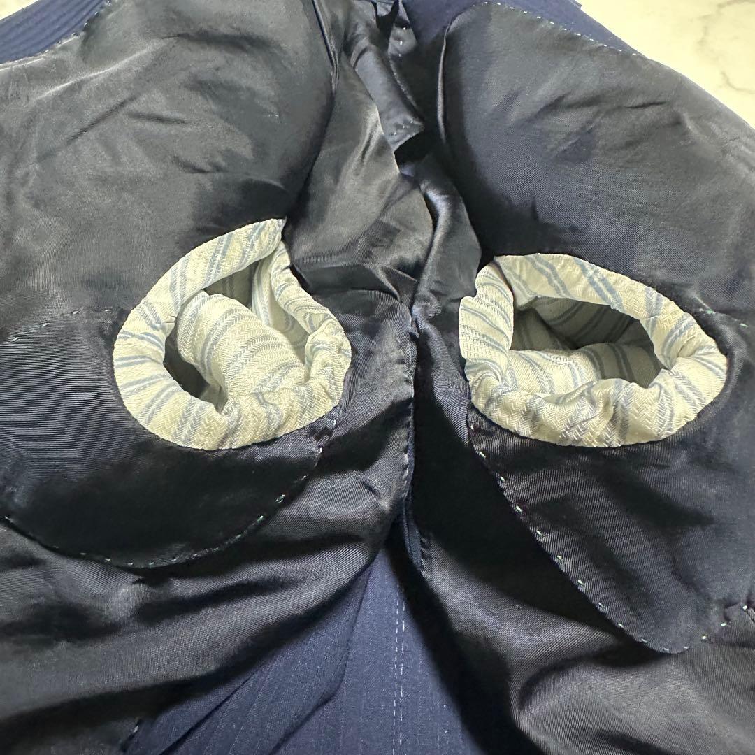 美品　ヒルトンHILTON ネイビースーツ　シャドーストライプ 明るめ　A7