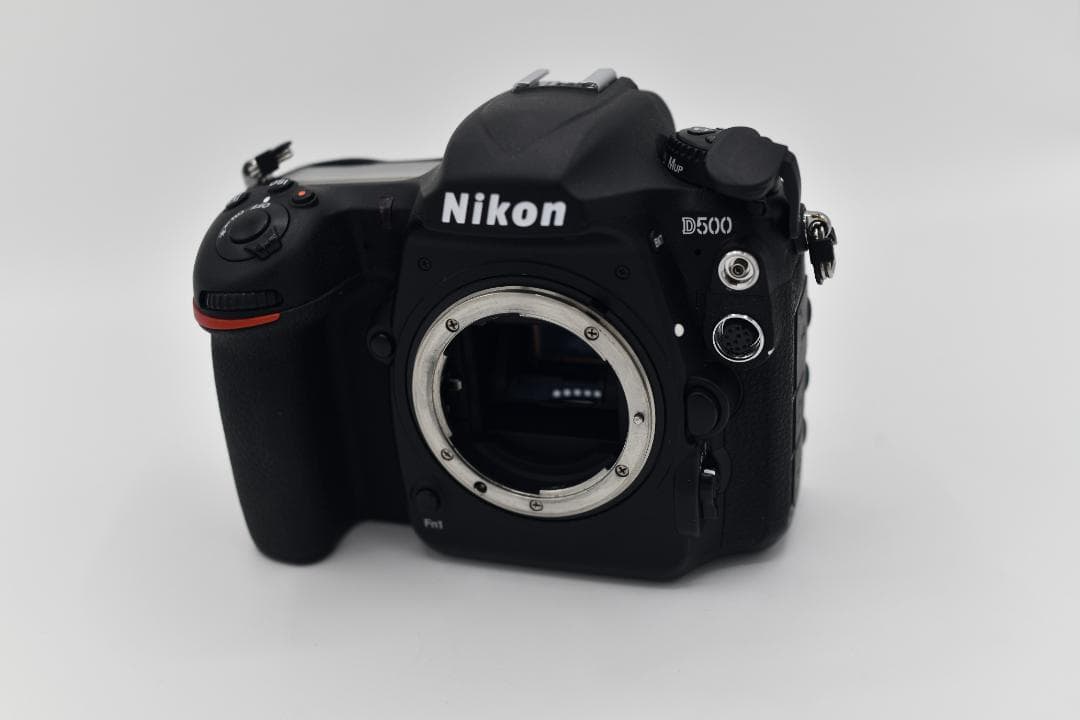 Nikon デジタルカメラ一眼カメラD500・レンズセット