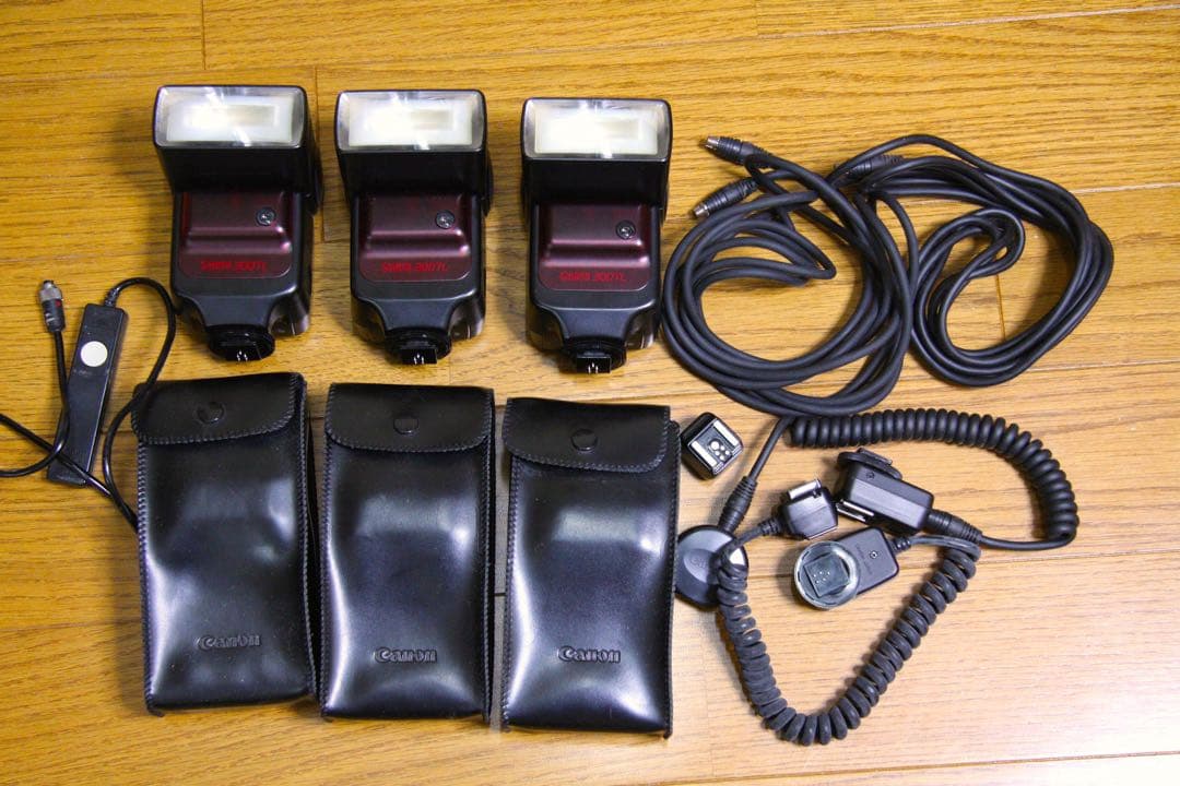 再度値下げ！キャノン  300TL（T90用）3台＋アダプター、コードなど