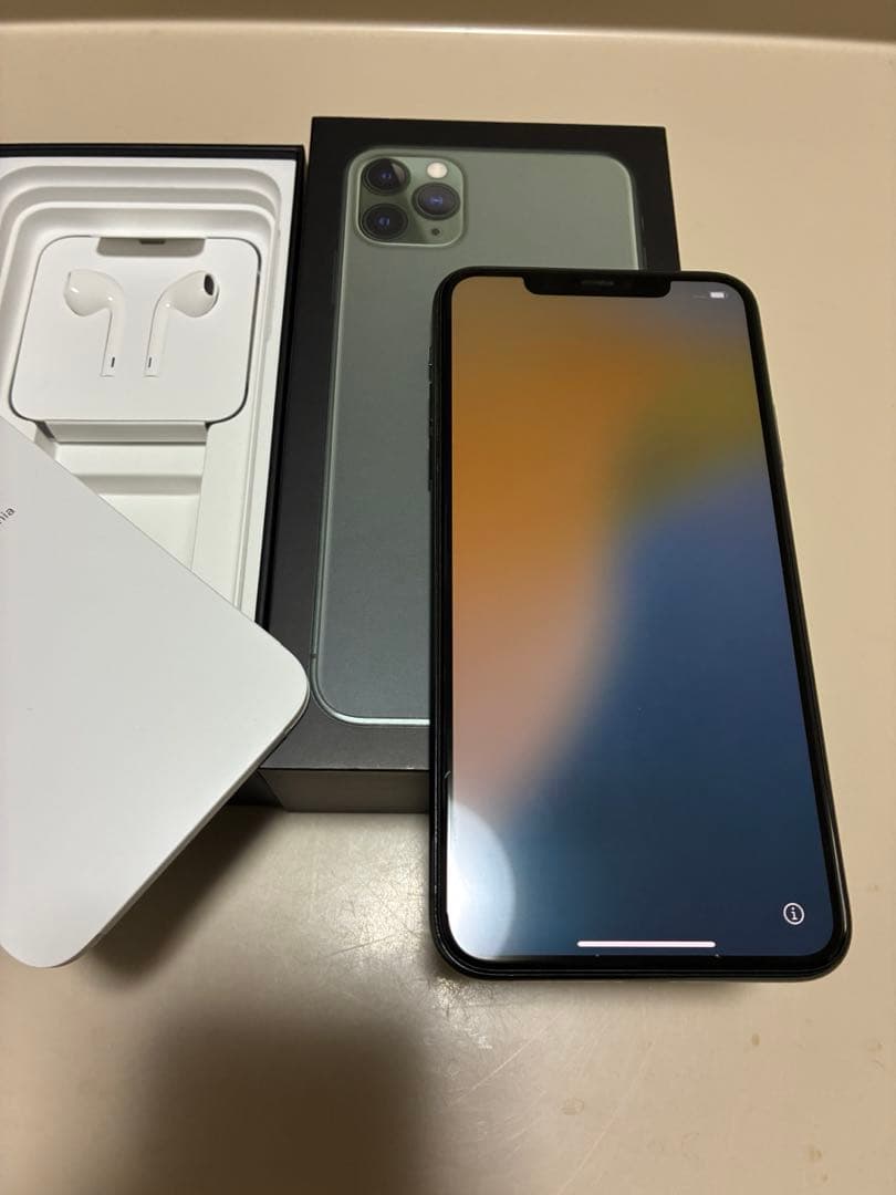 iPhone 11 PROMAX 256GB ミッドナイトグリーン　ロック解除済
