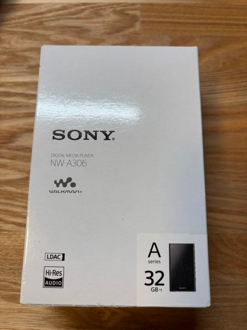 【値下げ中】SONY ウォークマン NW-A306 ＋純正専用ケース付き