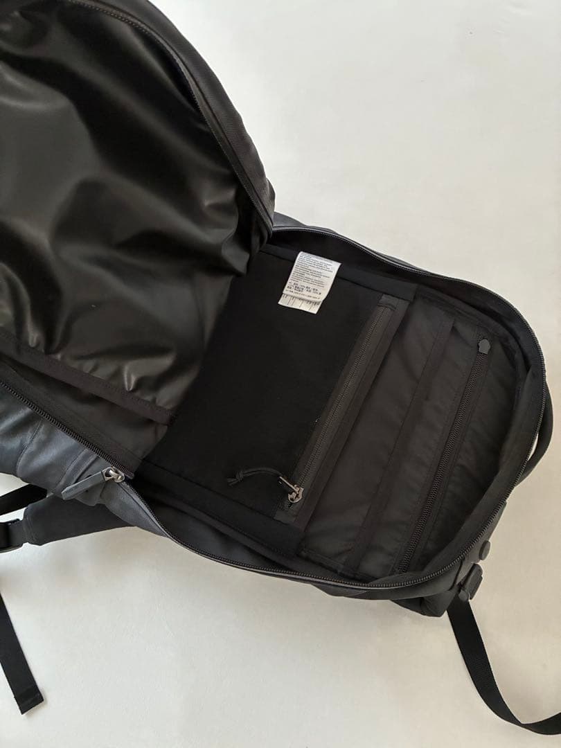 ARC'TERYX　アークテリクスArro22 アロー22 ブラック/オリーブ