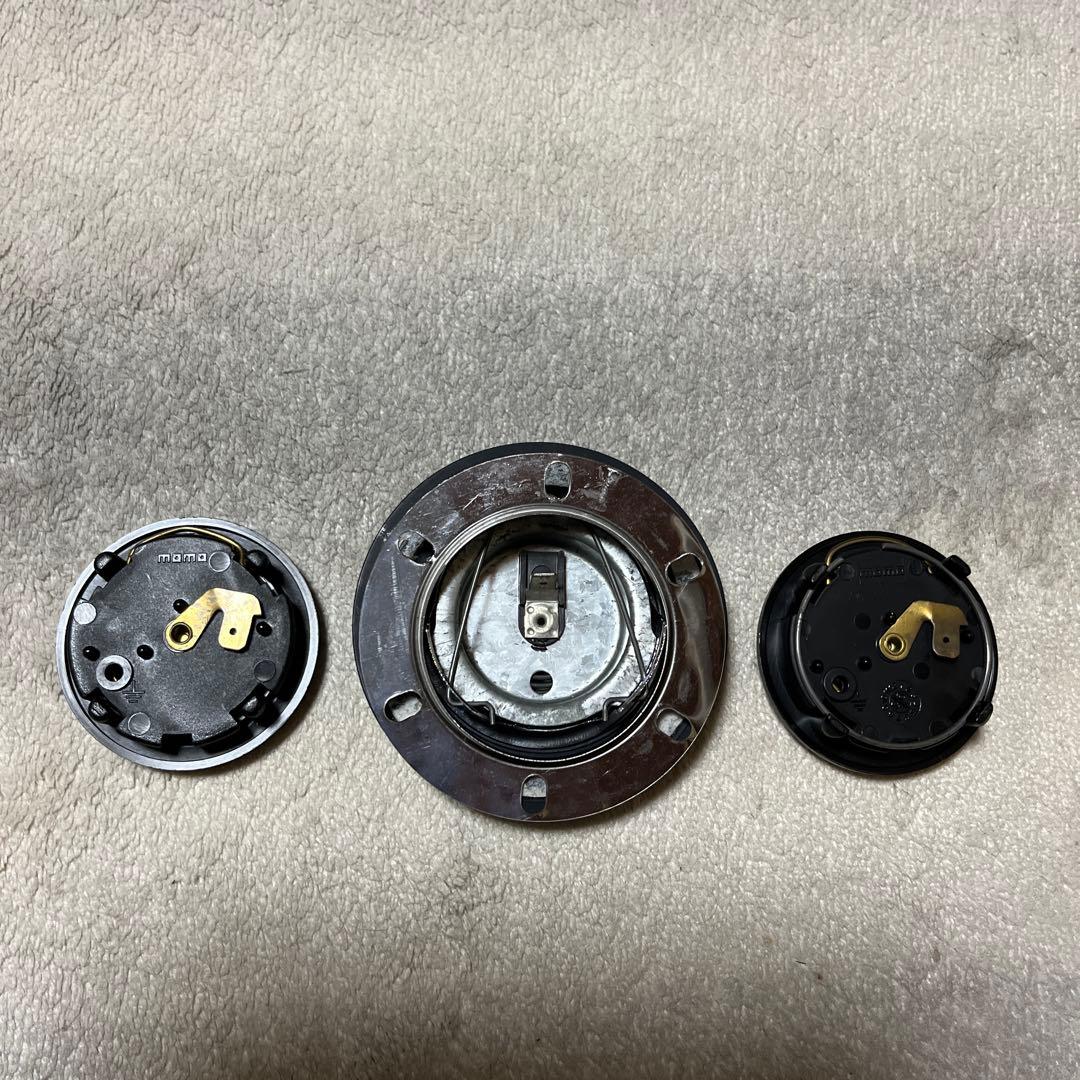 ホーンボタンMOMO２個ナルディ１個