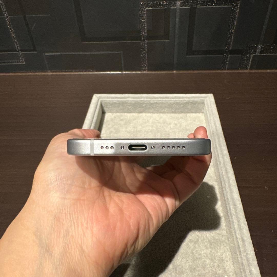 【美品】iPhone 15 128GB ブルー