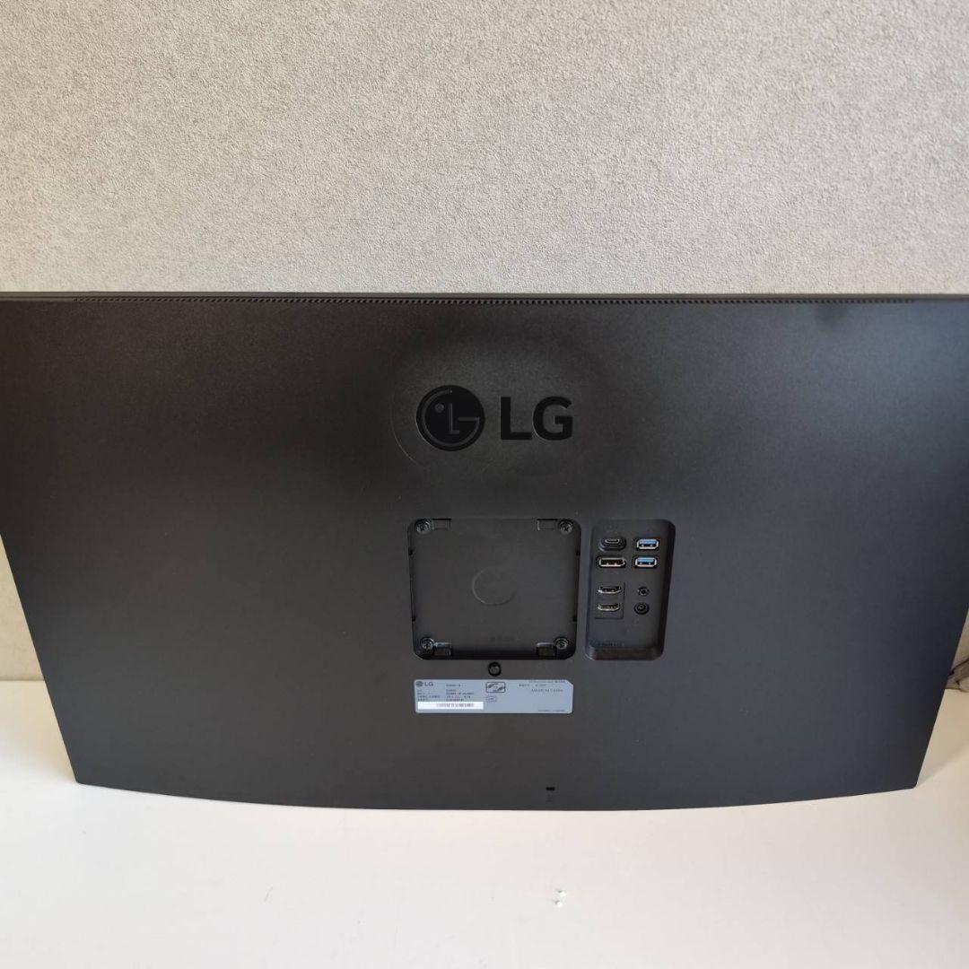 LG 31.5インチ 4K エルゴノミクススタンド ディスプレイ 32UN880