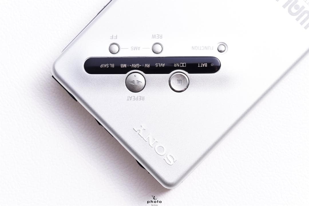SONY WALKMAN 名機 カセットウォークマン WM-EX677 シルバー