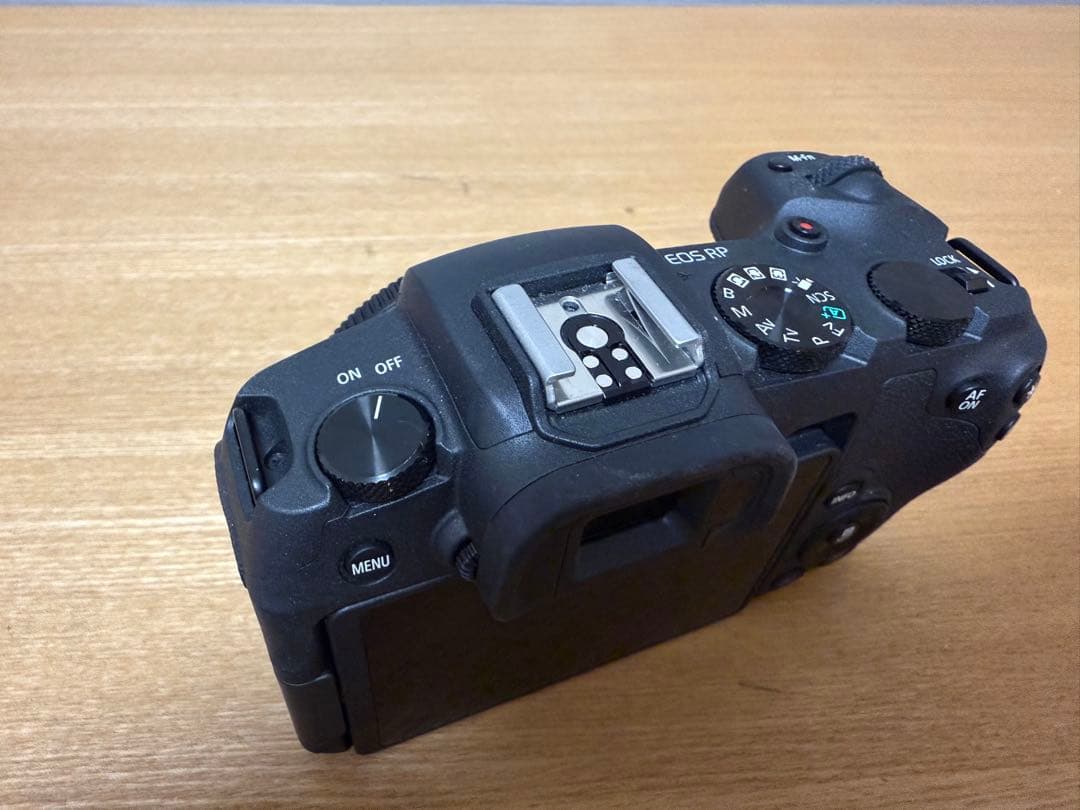 【美品】CANON EOS RP 本体　バッテリー付き