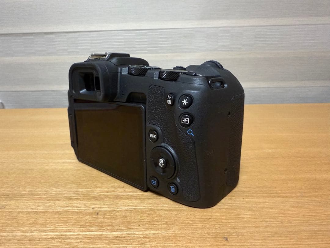 【美品】CANON EOS RP 本体　バッテリー付き