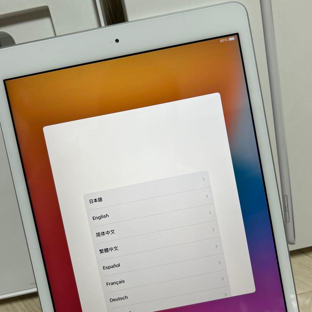 iPad 第8世代　タブレット　本体　SIMフリー