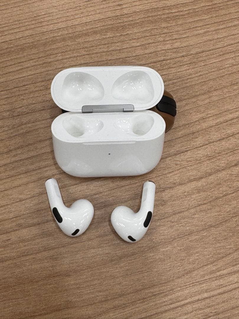 Apple AirPods 第3世代 A2564｜美品・保護ケース付き・動作良好
