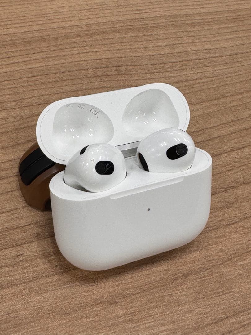 Apple AirPods 第3世代 A2564｜美品・保護ケース付き・動作良好