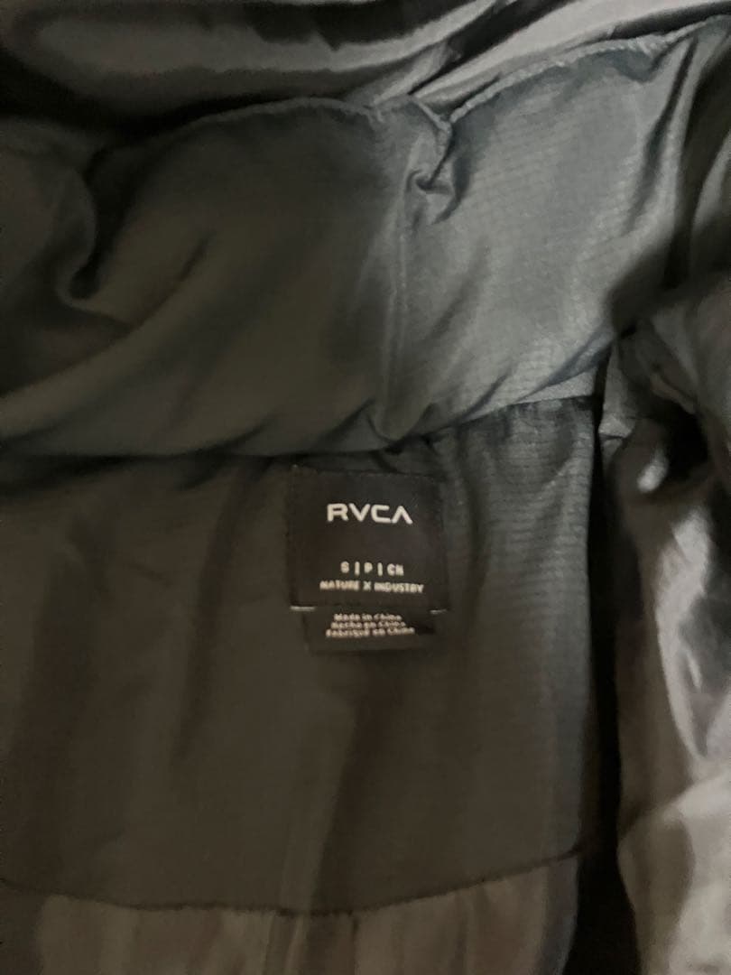 RVCA ブラック ダウンジャケット Ｓサイズ
