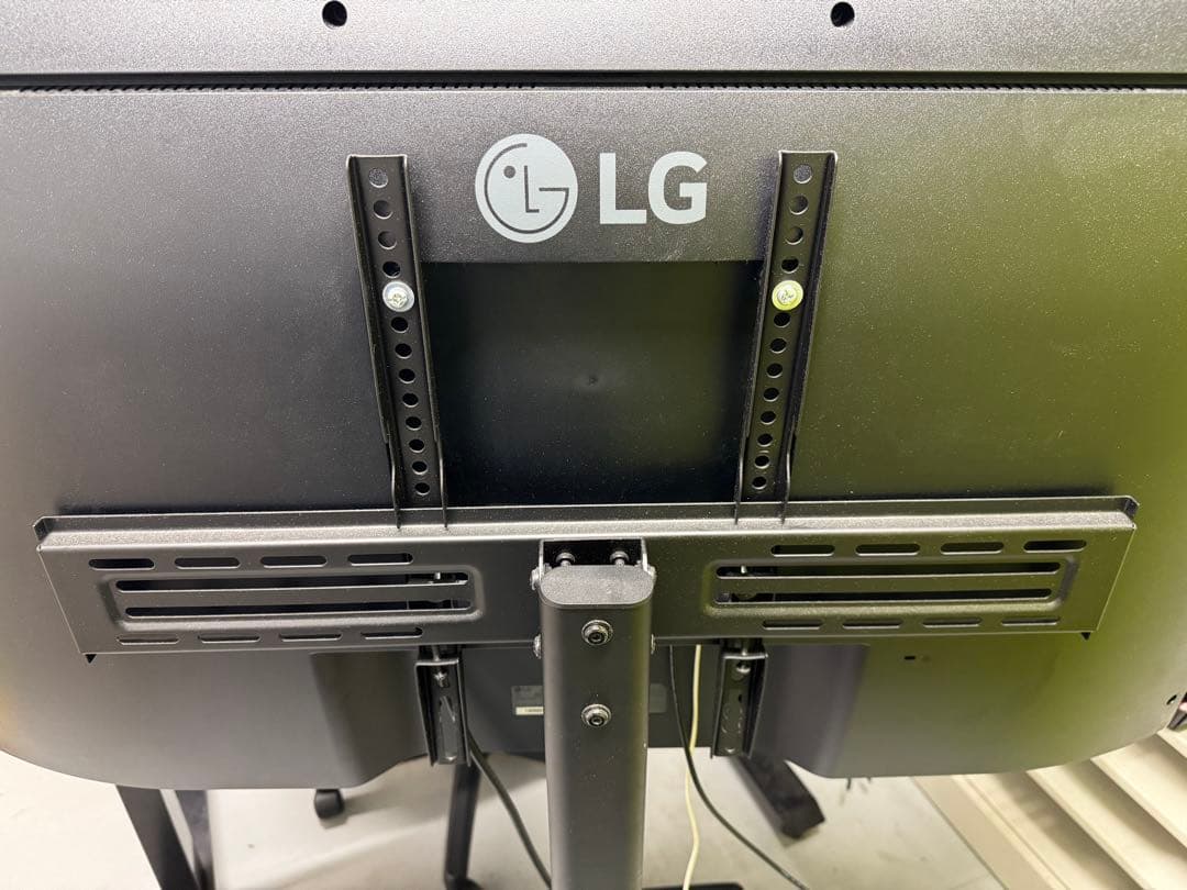 LG エルジー 43UN700-B 42.5インチ モニター ディスプレイ