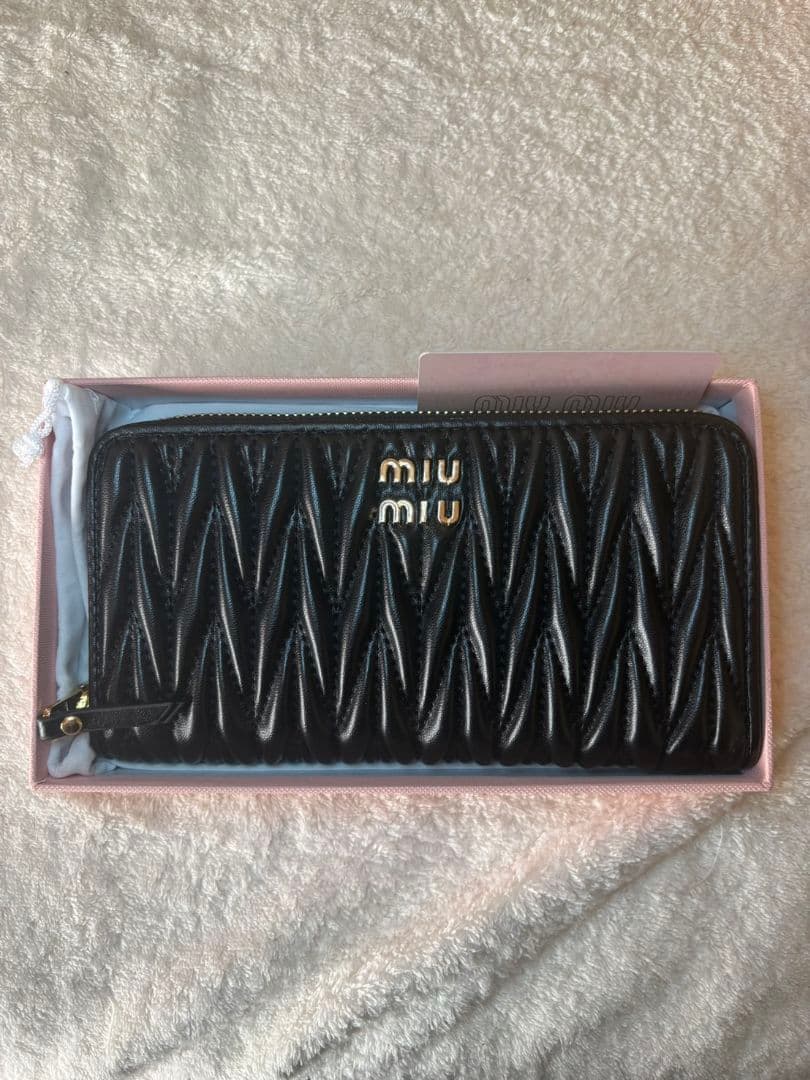 MIU MIU キルティング長財布 ブラック