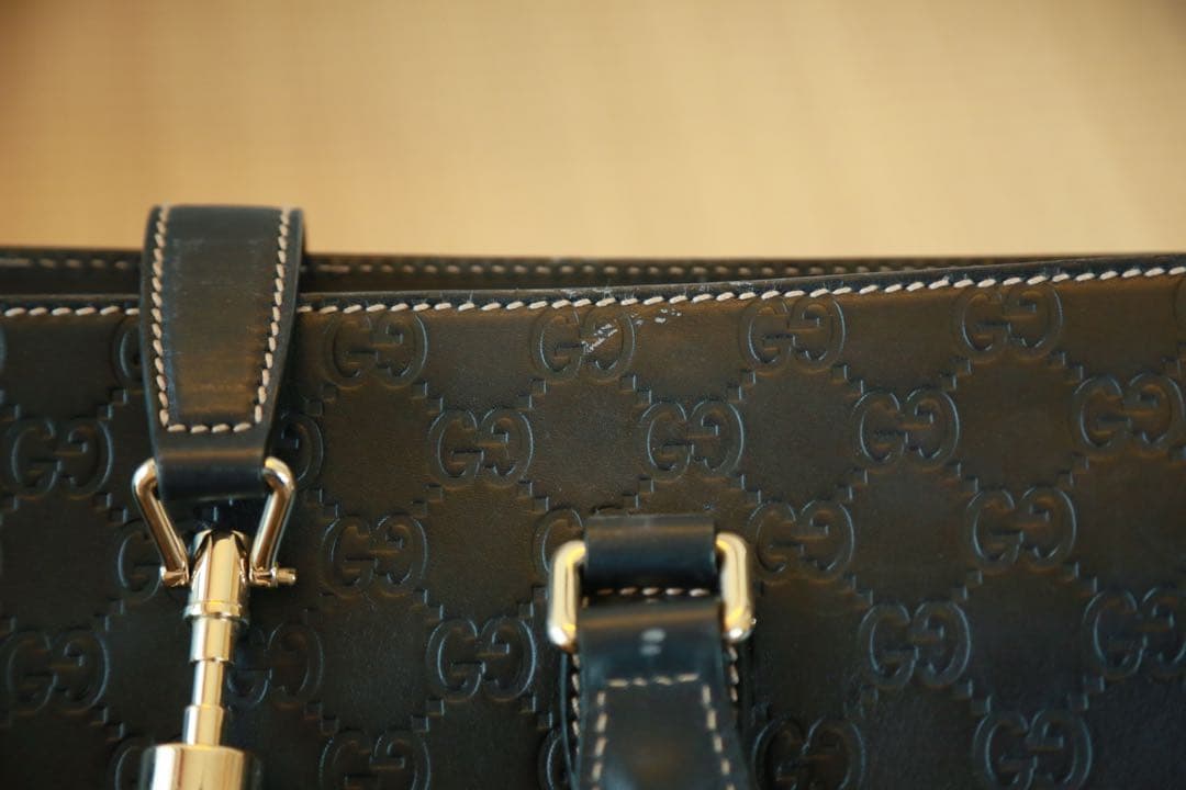 値引き？‼️GUCCIグッチ】黒レザー ビジネスバッグ ゴールド金具 男女問わず